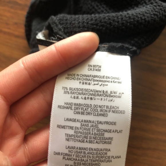 Adorable Cute Black BCBG Max Azria Peplum top - Picture 3 of 3